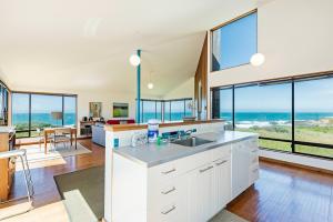 Haltwhistle West With Ocean Views