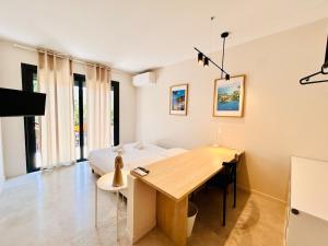 Suite Èze - Coliving, Parking & Breakfast