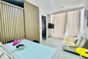 Flat pé na areia cvista 406B Branco Haus -MyFlats