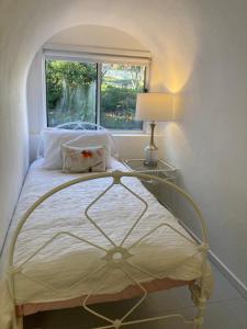 Relaxing Retreat, 900m walk to shops & restaurants