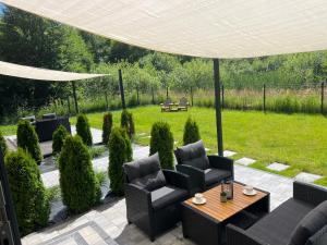 MOJA DEBINA LUX 2, dom z pokojem dziennym, dwiema sypialniami i widokiem na las, blisko plaży