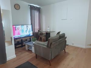 Appartements Charmant Studio Savigny-Le-Temple Nandy : photos des chambres