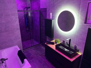 NewPlace Luxury Apartment