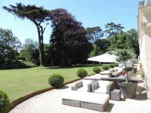 Chateau La Cheneviere