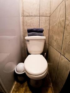 Golden Vintage Room , Paseo Durango