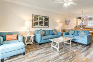 Golf Course Getaway with Pool Access in Myrtle Beach