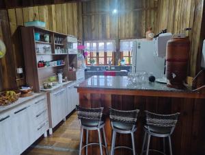 Casa de Madeira para Alugar em São Roque de Minas!