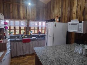 Casa de Madeira para Alugar em São Roque de Minas!