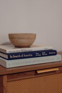 Huge, One Bedroom Apartment with Balcony