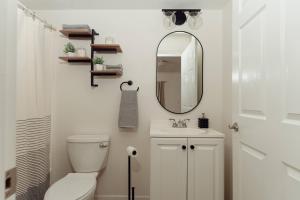 Huge, One Bedroom Apartment with Balcony