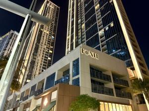 Serenity Suite Stylish 2BR Pool & Fitness Perks