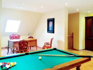 Villa avec Piscine Intérieure, Billard et Tennis, proche Zoo de Beauval et Châteaux de la Loire - FR-1-591-225