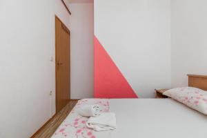 Apartments by the sea Tucepi, Makarska - 22005