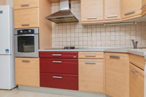 Apartments by the sea Tucepi, Makarska - 22005