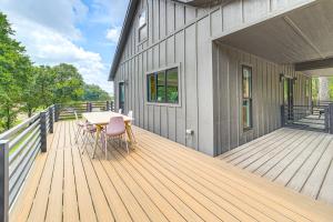 Family Fun! Lake Eufaula Home with Wraparound Deck