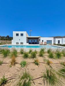 Faragas Hill Oasis Villa