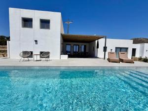 Faragas Hill Oasis Villa