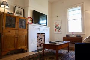 Stunning Keppel St Federation Cottage