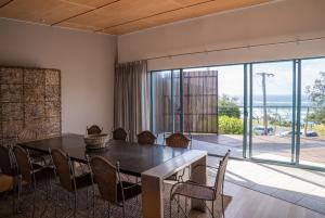 SALTWATER 1 - PENTHOUSE APARTMENT with OCEAN VIEWS