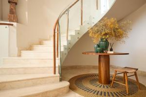 Fale Seminyak - Brand New Modern Luxury 5BR Villa in Seminyak with Private Pool, Gym & Massage Room