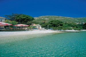 Apartments & Rooms Jokovic-Deluxe Studio Apartment with Terrace and Partial Sea View SOBA 6