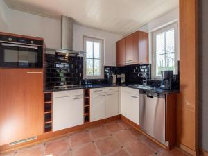 6-person house with a beautiful garden