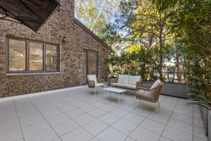 Stylish 3-Bed Newport Stay with Balcony