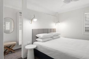 Stylish 3-Bed Newport Stay with Balcony