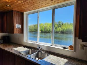 Chalet au bord de leau avec spa privé - Mauricie - Portneuf - Québec