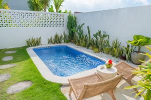 Tropical Oasis Villa - 3-min Walk to Beach - Fast Wi-Fi -Self Check-in - Private Pool