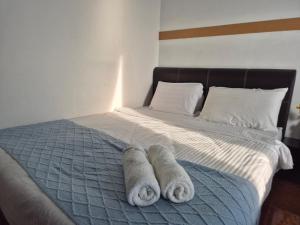 13pax GLORY EXECUTIVE SUITE 3R3B, DOORSTEP BEACH, POOL, BBQ, Wifi, 50"TV