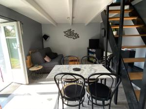 Maisons de vacances Appartement a Groix - 4 personnes - FR-1-813-28 : photos des chambres