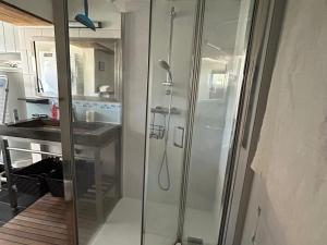 Maisons de vacances Chaleureuse Maison a Groix, 5 pers, 3 chambres - FR-1-813-31 : photos des chambres