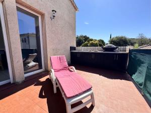 Maisons de vacances Charmant Duplex 4 Pieces, Terrasse, Climatisation, 6 Pers - Six-Fours-Les-Plages - FR-1-845-6 : photos des chambres