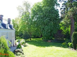 B&B / Chambres d'hotes Chambres d-hotes elegantes proche Loire avec parc et piscine - FR-1-622-114 : photos des chambres