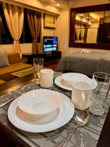 WestParc Cedar Cozy Apartment in the Heart of Alabang