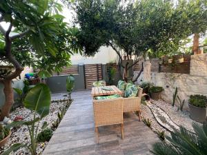 panos luxury apartment