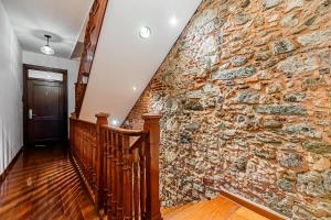 Grandiose 1BR with Balcony in Plaza Herrera