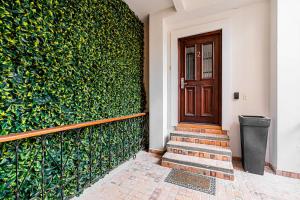 Grandiose 1BR with Balcony in Plaza Herrera