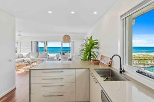 Albatross Beachfront 3 Bedroom Apartment