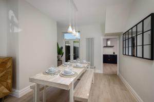 Blackpool Beauty! - Full House - Sleeps 9