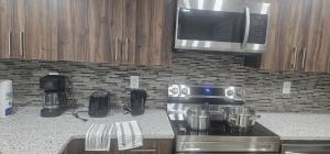 Cozy and Affordable Apartment - Guesthouse South West Airdrie