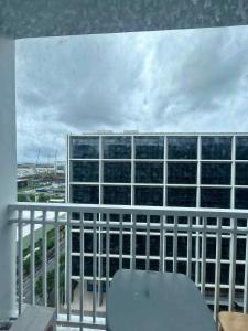 Shore Residences Staycation near MOA with Pool Access