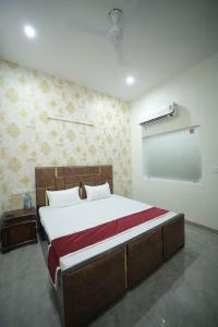 Elegant 6 Bedroom Boutique Villa Near Taj Mahal