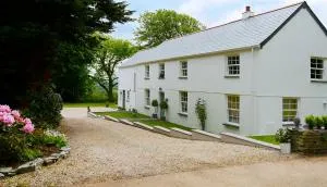 Caroe Farm House - Trelash