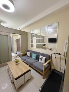 Shore Residences Staycation near MOA with Pool Access