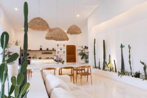 Golden Sun Villa - 3 Bedroom Tropical Bohemian Villa