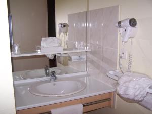 Hotels The Originals City, Hotel La Closerie, Nantes Nord (Inter-Hotel) : photos des chambres