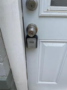 Phoenix Hollywood Private Room SWIMMING POOL walk to ARTS RooSEVELT ROW CONVENTION CENTER ASU DOWNTOWN PHOENIX