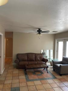 Phoenix Hollywood Private Room SWIMMING POOL walk to ARTS RooSEVELT ROW CONVENTION CENTER ASU DOWNTOWN PHOENIX